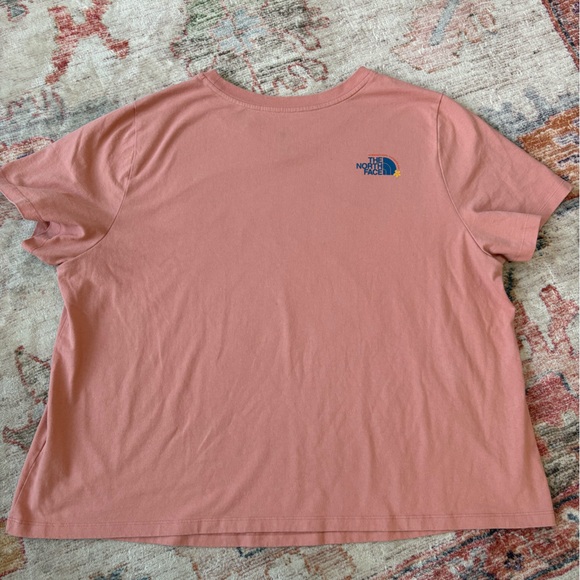 The North Face International Women’s Day Graphic T-shirt Pink Plus Size 3X - Picture 4 of 7